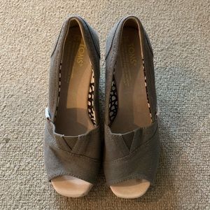 TOMS Classic Gray Wedge Heels